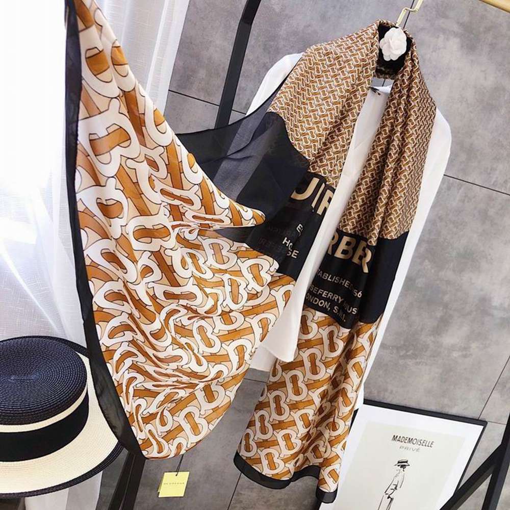 Bv*b*rry Scarf